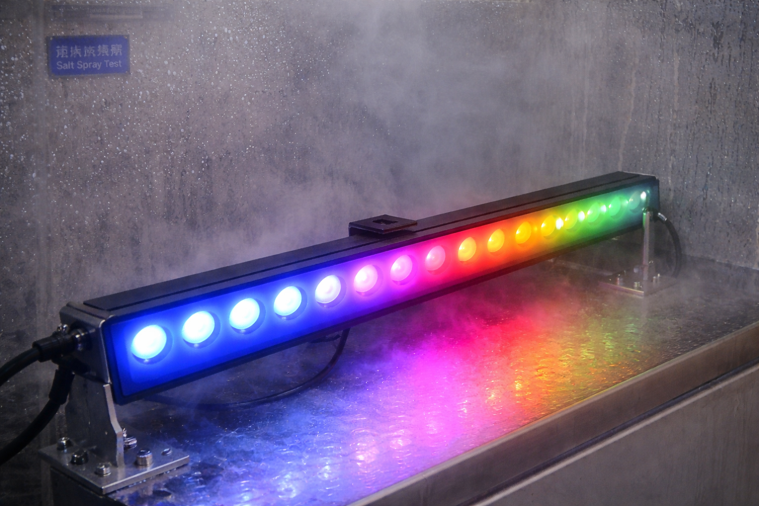 Thử nghiệm chống thấm nước của đèn LED chiếu tường cho thấy thử nghiệm ngâm IP67 hoặc buồng phun muối