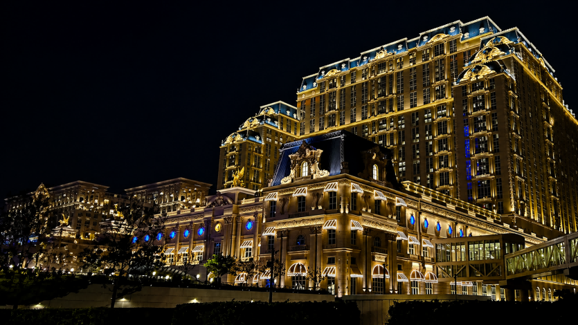 Luxury hotel facade lighting design using wall washers and linear lights to create premium architectural illumination at night